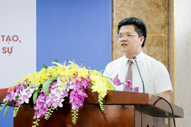 PGS.TS Trần Nhuận Kiên, Phó Hiệu trưởng Trường ĐH Kinh tế và Quản trị kinh doanh (ĐH Thái Nguyên) phát biểu tại lễ ký kết 2519 f2