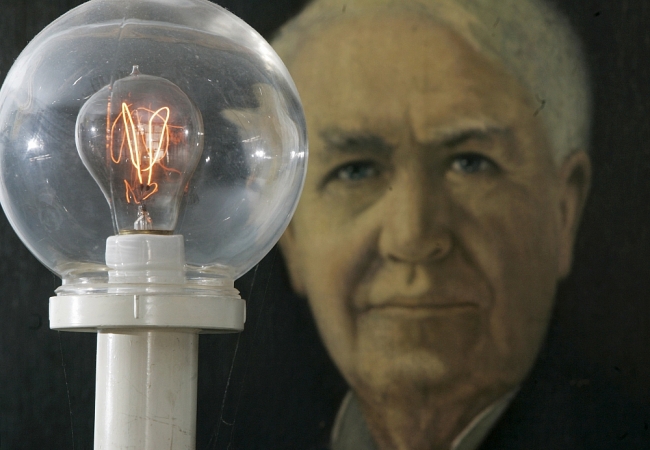 Thomas Edison và phát minh ra bóng đèn dây tóc 2318 ynh 2 happitopia hub thomas edison