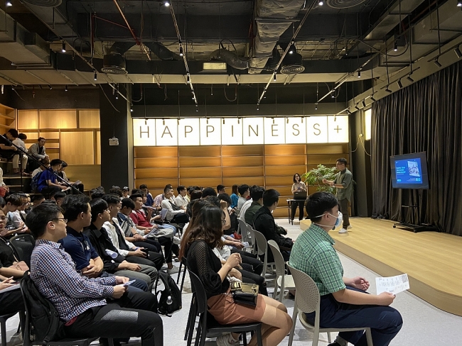 Hình ảnh buổi chia sẻ định hướng cho các bạn trẻ tại Happitopia Hub 2429 ynh 3 hinh ynh buyi chia sy yynh hyyng cho cac byn try tyi happitopia hub