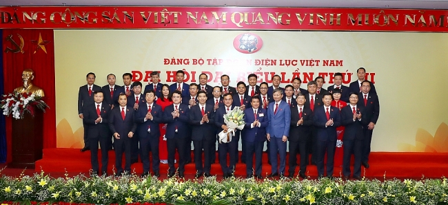 Đại biểu Đại hội gồm các đồng chí trong Ban Chấp hành Đảng bộ EVN nhiệm kỳ 2015-2020 và 203 đại biểu đến từ 21 tổ chức Đảng trực thuộc. 2114 bch yyng by