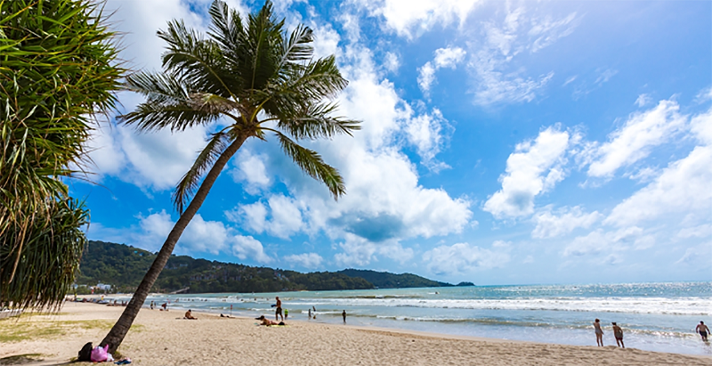 Đảo Phuket với nhiều cảnh đẹp đang thu hút du khách quốc tế sau khi Thái Lan thí điểm đón khách đã tiêm vaccine (ảnh: Tourism Thailand) Đảo Phuket với nhiều cảnh đẹp đang thu hút du khách quốc tế sau khi Thái Lan thí điểm đón khách đã tiêm vaccine (ảnh: Tourism Thailand)