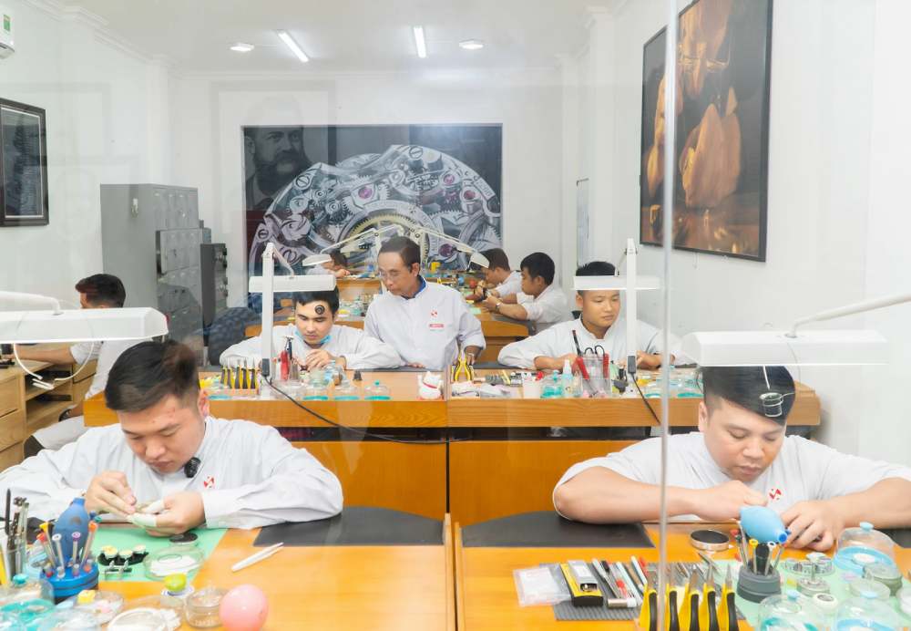 Đội ngũ kỹ thuật được đào tạo bài bản, tay nghề cao. Đội ngũ kỹ thuật được đào tạo bài bản, tay nghề cao.