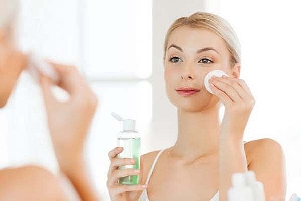 Các bước skincare đơn giản tại nhà cho da bừng sáng 2606 da3