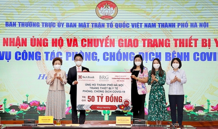 Tập đoàn BRG, Ngân hàng SeABank và Công ty Thành phố Thông minh ủng hộ TP. Hà Nội trang thiết bị y tế trị giá 50 tỷ đồng. Tập đoàn BRG, Ngân hàng SeABank và Công ty Thành phố Thông minh ủng hộ TP. Hà Nội trang thiết bị y tế trị giá 50 tỷ đồng.