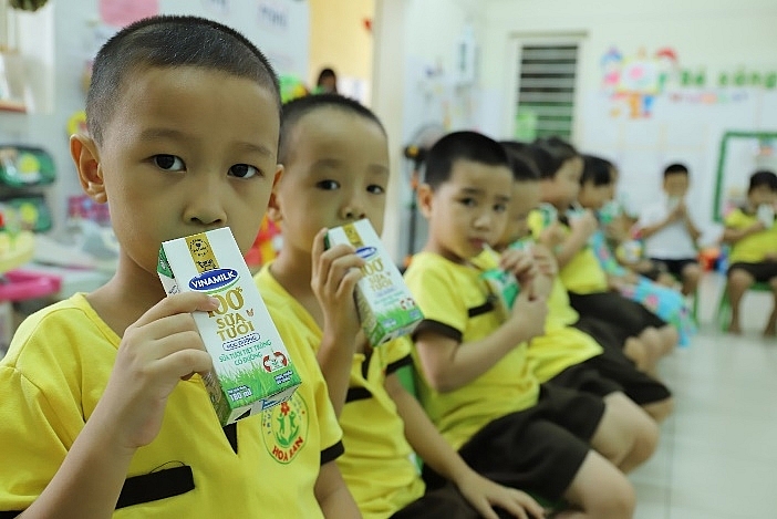TP. Đà Nẵng tổ chức cho học sinh uống sữa học đường ngay ngày đầu tựa trường TP. Đà Nẵng tổ chức cho học sinh uống sữa học đường ngay ngày đầu tựa trường