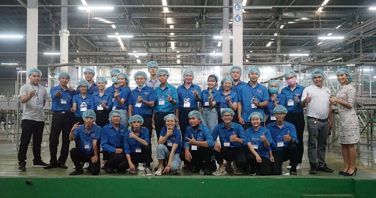 Đoàn đại biểu lớp tập huấn chuyển giao Khoa học công nghệ khu vực Đông Nam Bộ tham quan và giao lưu tại Tập đoàn Tân Hiệp Phát Đoàn đại biểu lớp tập huấn chuyển giao Khoa học công nghệ khu vực Đông Nam Bộ tham quan và giao lưu tại Tập đoàn Tân Hiệp Phát