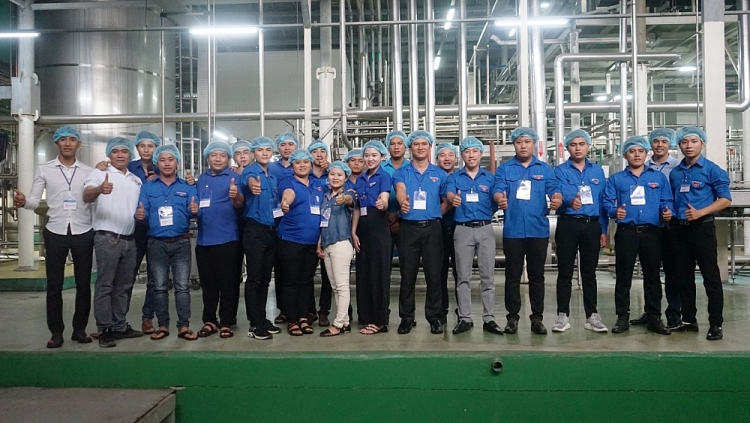 Đoàn đại biểu lớp tập huấn chuyển giao Khoa học công nghệ khu vực Đông Nam Bộ tham quan và giao lưu tại Tập đoàn Tân Hiệp Phát Đoàn đại biểu lớp tập huấn chuyển giao Khoa học công nghệ khu vực Đông Nam Bộ tham quan và giao lưu tại Tập đoàn Tân Hiệp Phát