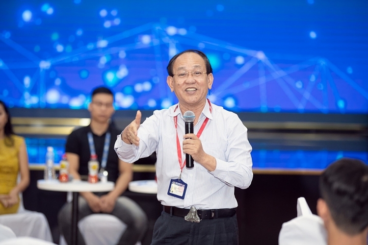 Giám Đốc khối Nghiên cứu & Phát triển Tập đoàn Tân Hiệp Phát chia sẻ kiến thức về công nghệ kỹ thuật sản xuất Giám Đốc khối Nghiên cứu & Phát triển Tập đoàn Tân Hiệp Phát chia sẻ kiến thức về công nghệ kỹ thuật sản xuất