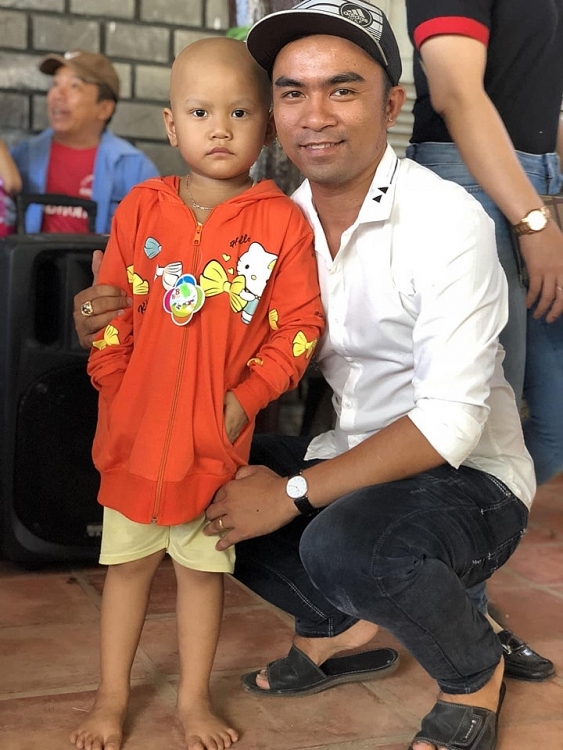 Lê Hoài Khanh: Anh hùng không cần mặc áo choàng, người thân của rất nhiều hoàn cảnh khó khăn Lê Hoài Khanh: Anh hùng không cần mặc áo choàng, người thân của rất nhiều hoàn cảnh khó khăn