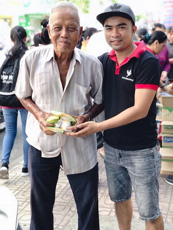Anh Khanh và nhóm Dream for Children hỗ trợ suất ăn tại bệnh viện tỉnh Khánh Hòa Anh Khanh và nhóm Dream for Children hỗ trợ suất ăn tại bệnh viện tỉnh Khánh Hòa