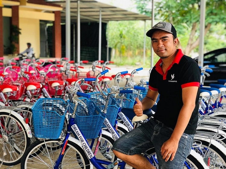 Chương trình kết nối 50 chiếc xe đạp tại trường đồng bào xã Khánh Thượng, huyện Khánh Vĩnh Chương trình kết nối 50 chiếc xe đạp tại trường đồng bào xã Khánh Thượng, huyện Khánh Vĩnh
