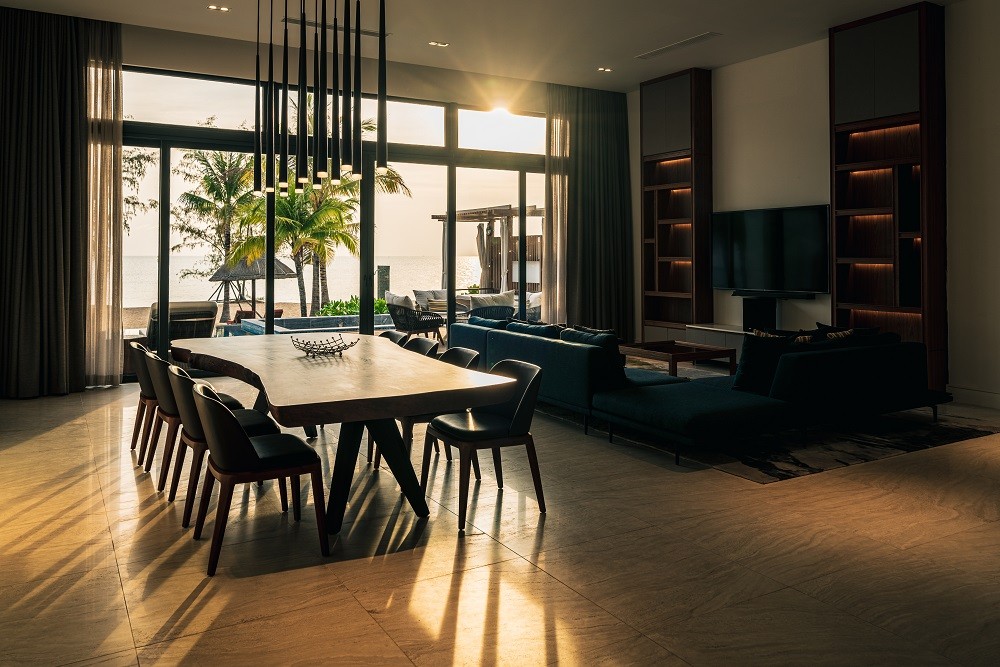 Mövenpick Villas & Residences Phú Quốc đang được gọi tên như một tổ hợp nghỉ dưỡng đẳng cấp, tiêu chuẩn quốc tế với các loại hình sản phẩm khách sạn, căn hộ khách sạn, Villa, Shophouse… đang được giới thiệu ra thị trường với chính sách thanh toán, chiết khấu, cam kết lợi nhuận khả tín và hấp dẫn bậc nhất hiện nay. Mövenpick Villas & Residences Phú Quốc đang được gọi tên như một tổ hợp nghỉ dưỡng đẳng cấp, tiêu chuẩn quốc tế với các loại hình sản phẩm khách sạn, căn hộ khách sạn, Villa, Shophouse… đang được giới thiệu ra thị trường với chính sách thanh toán, chiết khấu, cam kết lợi nhuận khả tín và hấp dẫn bậc nhất hiện nay.