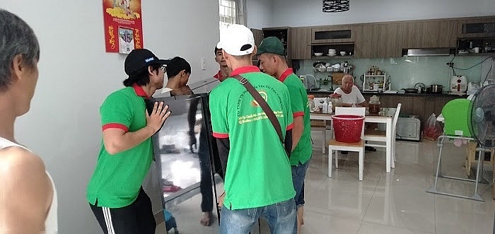 Chuyển nhà 24H - Công Ty chuyên cho thuê xe tải chở hàng uy tín ở Sài Gòn Chuyển nhà 24H - Công Ty chuyên cho thuê xe tải chở hàng uy tín ở Sài Gòn