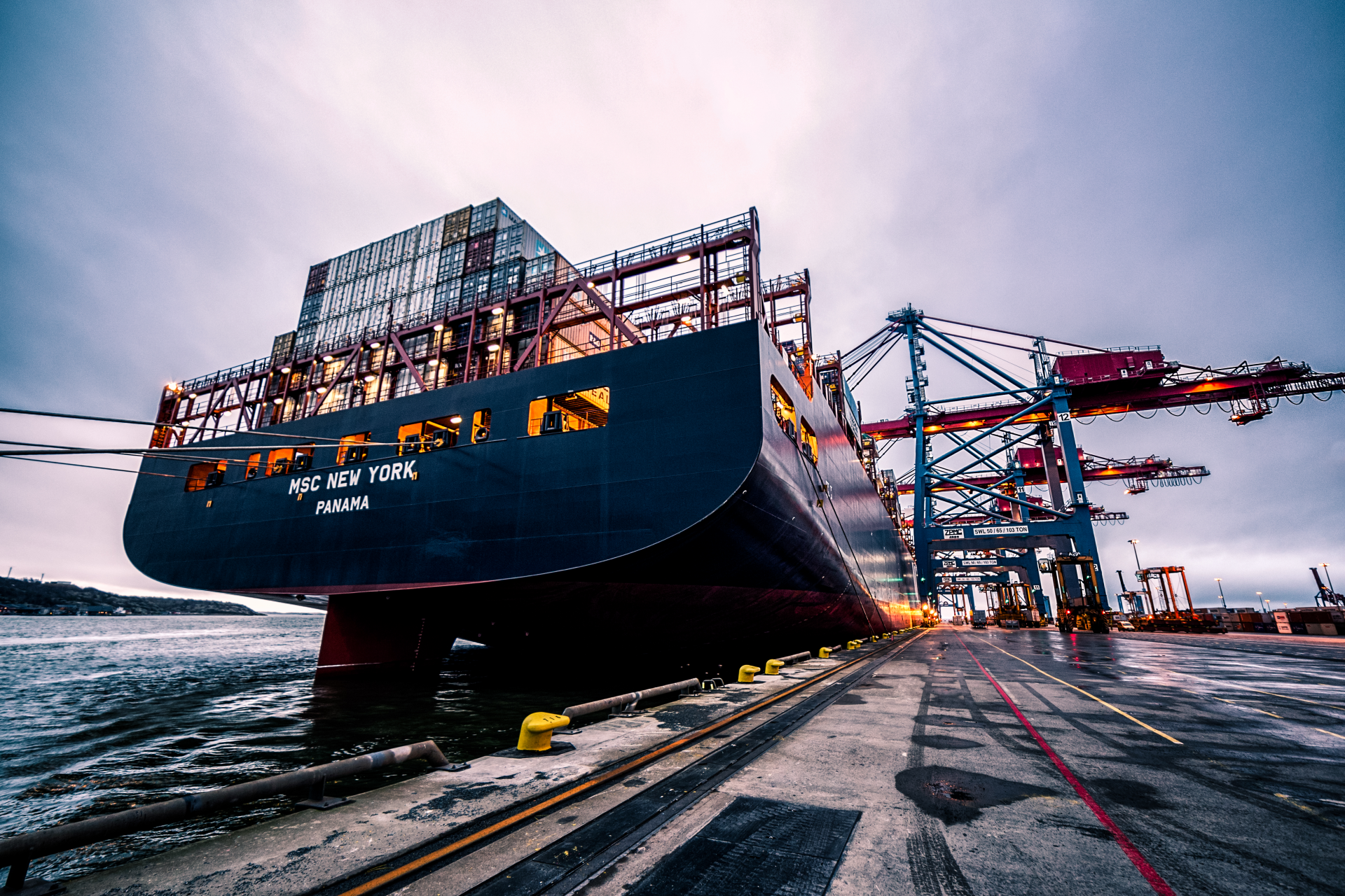 positive growth in transporting through vietnam ports
