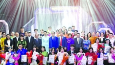 热爱中国的声音：岘港的创作