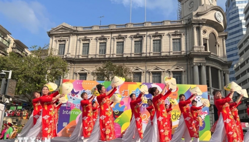 在中国澳门国际幻彩大巡游中推广越南文化 在中国澳门国际幻彩大巡游中推广越南文化
