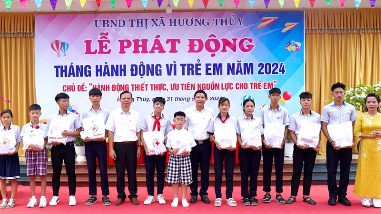 国际儿童节和儿童行动月举行丰富多彩的活动