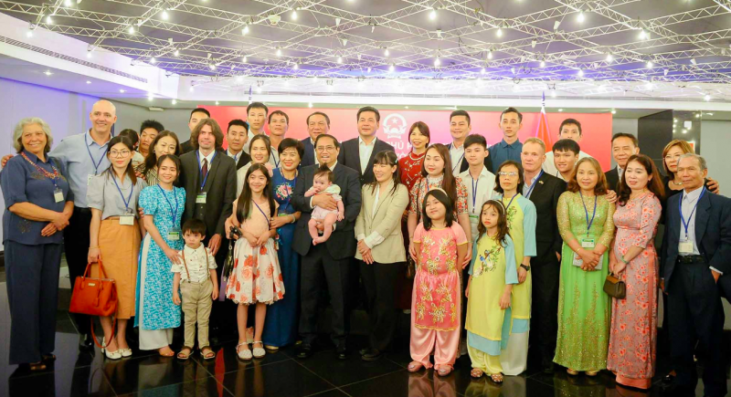 在巴西建设一个团结、发展、始终面向祖国家乡的越南人社群