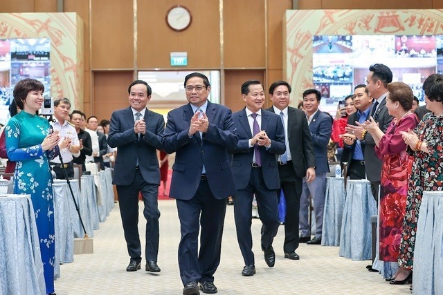 政府常务委员会见越南商人代表 政府常务委员会见越南商人代表