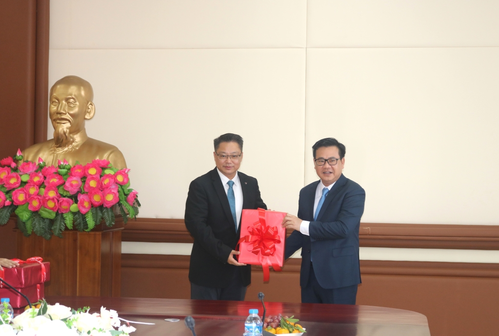 中国东兴市代表团出席在越南的贸易招待会 中国东兴市代表团出席在越南的贸易招待会