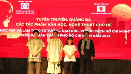 将向胡伯伯学习的作品带给广大观众