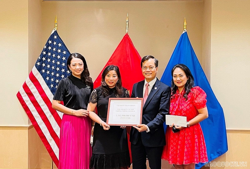 旅美越南人与国内同胞携手共同抗疫 旅美越南人与国内同胞携手共同抗疫