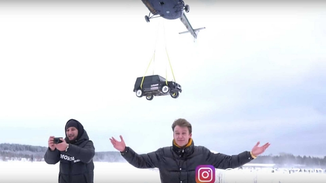 Video: Trực thăng thả tự do siêu xe Mercedes-AMG G63 từ độ cao 300m video truc thang tha tu do sieu xe mercedes amg g63 tu do cao 300m