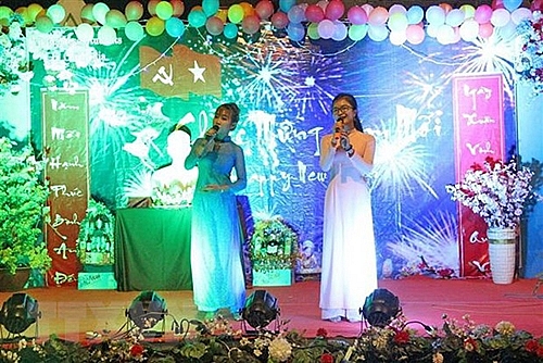 luu hoc sinh viet nam tai campuchia han hoan don tet nguyen dan