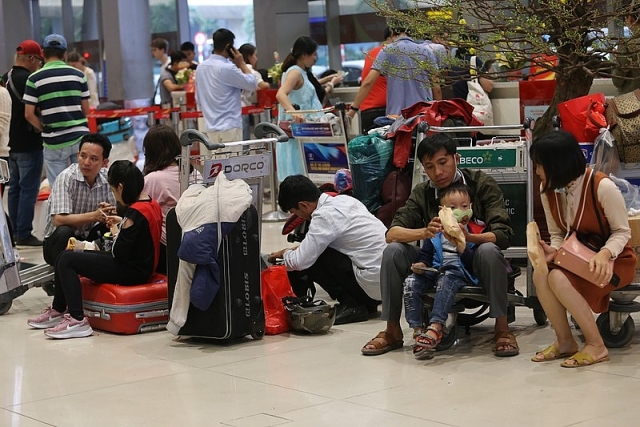 Đường xá, bến xe kẹt cứng vì dòng người về quê đón Tết duong xa ben xe ket cung nguoi dan met moi ve que don tet