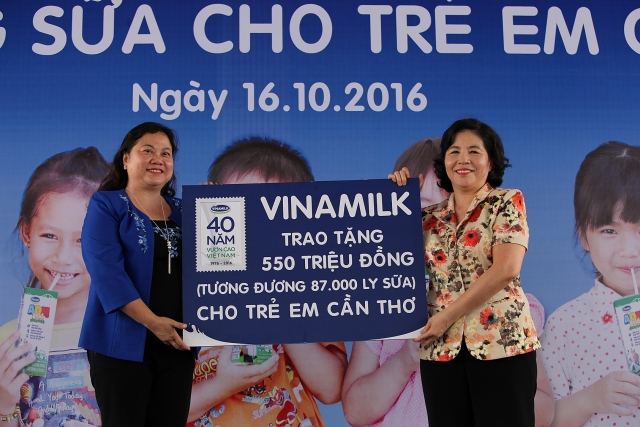 vinamilk voi 12 nam vi su menh de moi tre em deu duoc uong sua moi ngay