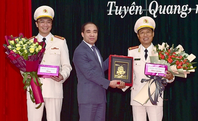 Đại tá Phạm Kim Đĩnh giữ chức Giám đốc Công an tỉnh Tuyên Quang dai ta pham kim dinh giu chuc giam doc cong an tinh tuyen quang