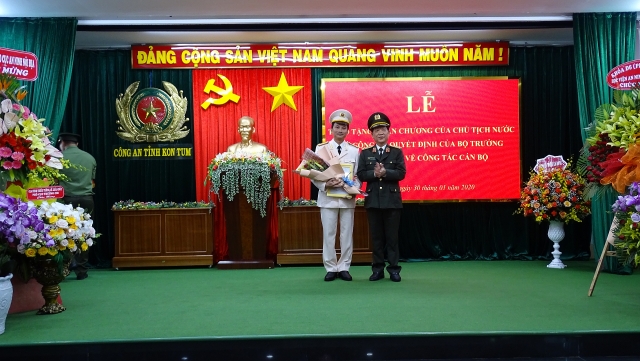 Kon Tum có tân Giám đốc, Phó Giám đốc Công an tỉnh kon tum co tan giam doc pho giam doc cong an tinh