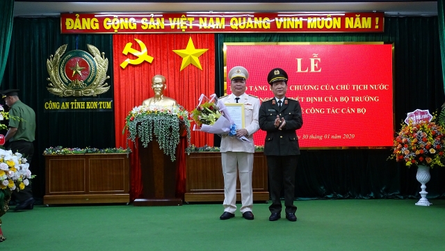 Kon Tum có tân Giám đốc, Phó Giám đốc Công an tỉnh kon tum co tan giam doc pho giam doc cong an tinh