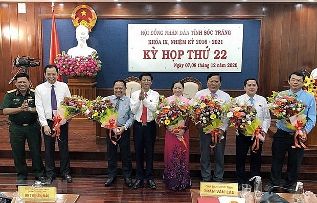 Phó Chủ tịch Ủy ban Nhân dân tỉnh Sóc Trăng Huỳnh Thị Diễm Ngọc - giữa (Ảnh: Trung Hiếu/TTXVN) Phó Chủ tịch Ủy ban Nhân dân tỉnh Sóc Trăng Huỳnh Thị Diễm Ngọc - giữa (Ảnh: Trung Hiếu/TTXVN)