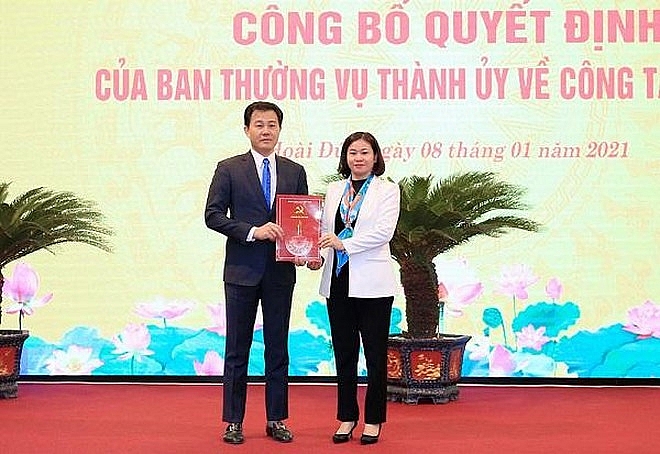 Ông Nguyễn Xuân Đại nhận quyết định (Ảnh: ANTĐ) Ông Nguyễn Xuân Đại nhận quyết định (Ảnh: ANTĐ)