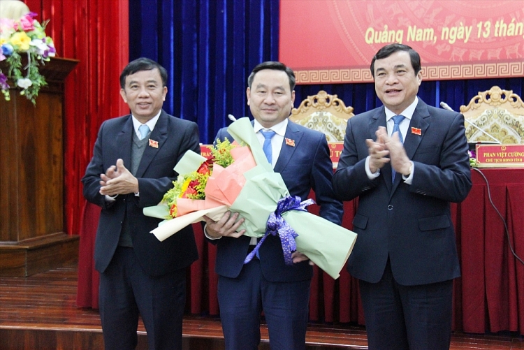 Lãnh đạo HĐND tỉnh chúc mừng ông Nguyễn Công Thanh (Ảnh: Báo Quảng Nam) Lãnh đạo HĐND tỉnh chúc mừng ông Nguyễn Công Thanh (Ảnh: Báo Quảng Nam)