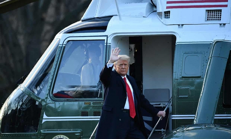 Những hình ảnh cuối của ông Trump trước khi rời ghế tổng thống Mỹ