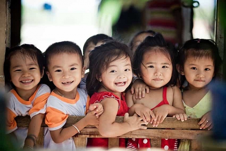 Đảm bảo trợ giúp xã hội cho ít nhất 90% trẻ em mồ côi không nơi nương tựa Đảm bảo trợ giúp xã hội cho ít nhất 90% trẻ em mồ côi không nơi nương tựa