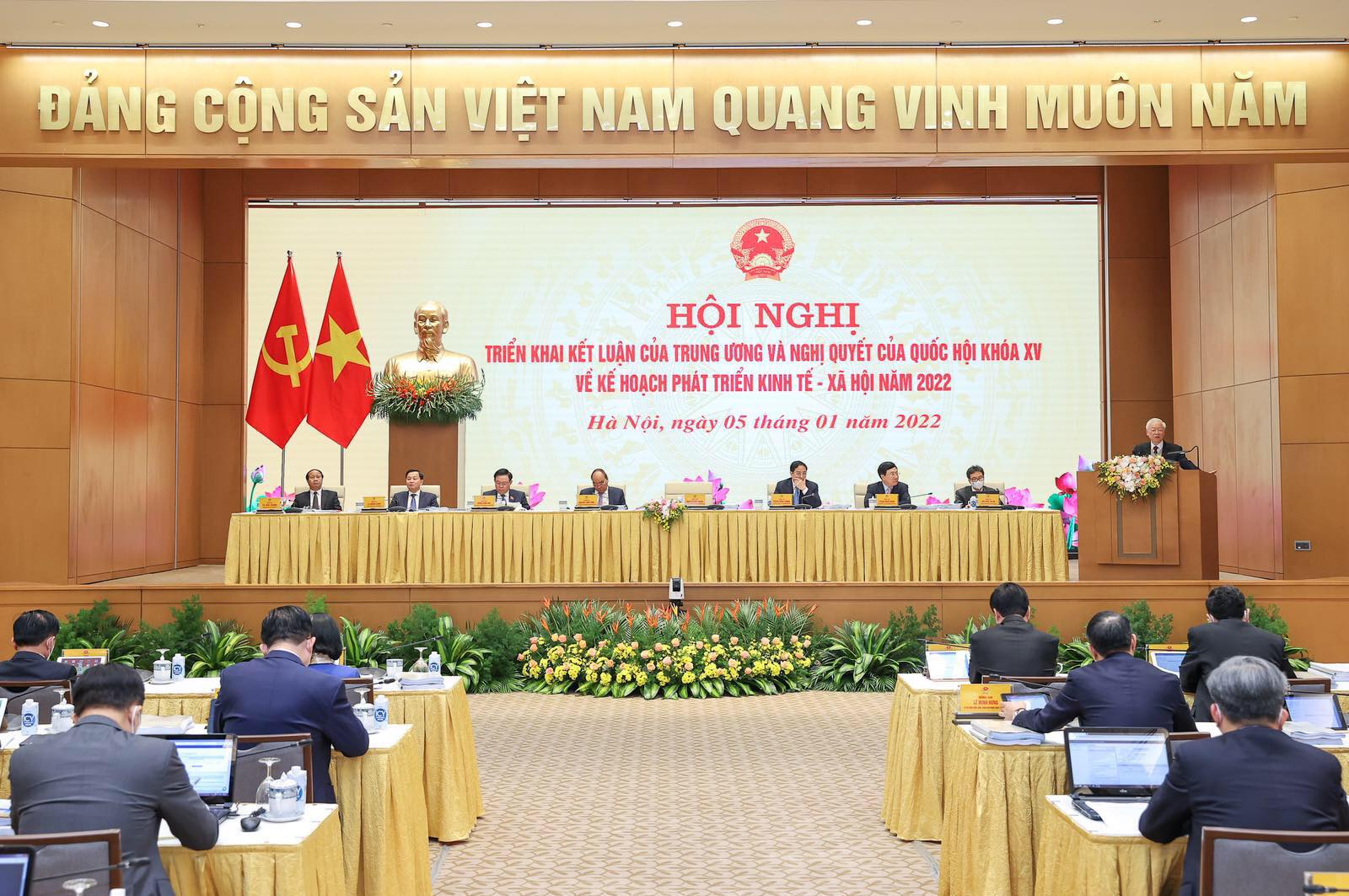 Hoàn thành ở mức cao nhất các mục tiêu, nhiệm vụ đã đề ra trong bối cảnh "khó khăn chồng chất khó khăn" Hoàn thành ở mức cao nhất các mục tiêu, nhiệm vụ đã đề ra trong bối cảnh "khó khăn chồng chất khó khăn"