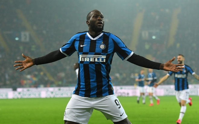 Lukaku lập kỷ lục sau cú đúp vào lưới Udinese ở Serie A (Ảnh: Getty Images) 3949-lukaku