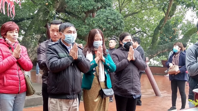 Đi chùa giữa dịch virus corona: Hà Nội vắng vẻ, TP.HCM vẫn nhộn nhịp di chua giua dich virus corona ha noi vang ve tphcm van nhon nhip