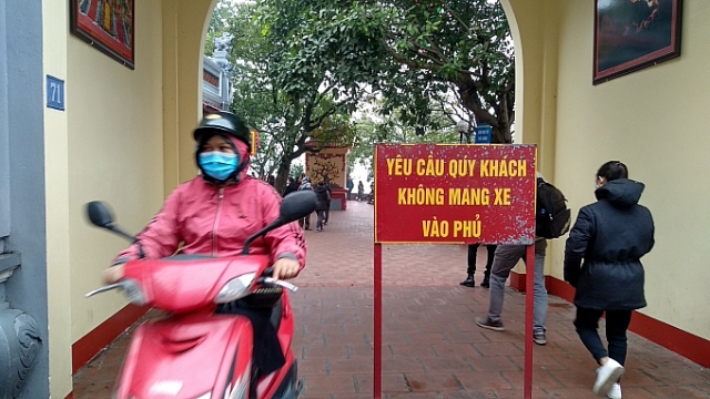 Đi chùa giữa dịch virus corona: Hà Nội vắng vẻ, TP.HCM vẫn nhộn nhịp di chua giua dich virus corona ha noi vang ve tphcm van nhon nhip