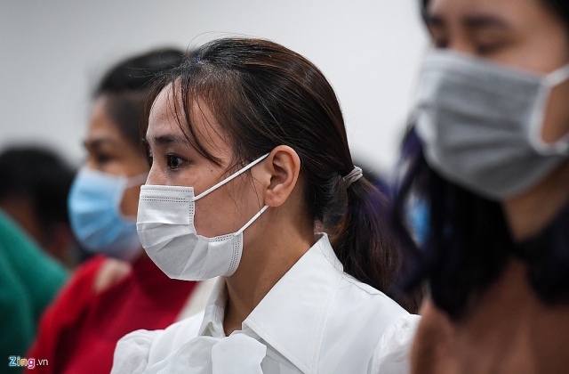 vuot qua noi lo virus corona hang nghin nguoi dan di hien mau cuu nguoi