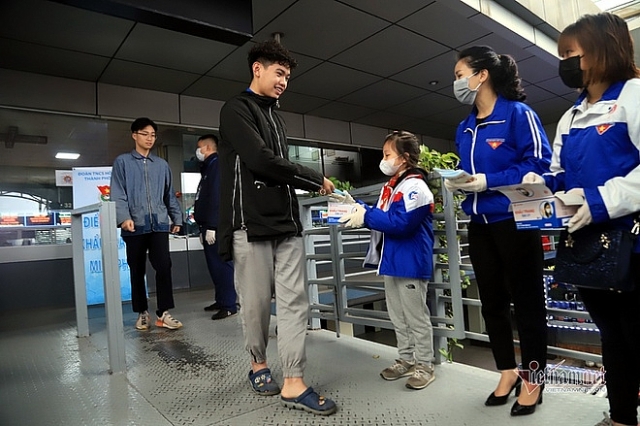 Bé gái lớp 4 viết thư cho Thủ tướng, góp hết tiền lì xì mua tặng khẩu trang miễn phí be gai lop 4 viet thu cho thu tuong gop het tien li xi mua tang khau trang mien phi