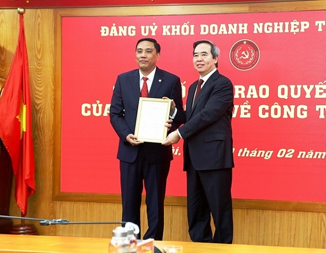 ong hoang giang la tan pho bi thu dang uy khoi doanh nghiep trung uong