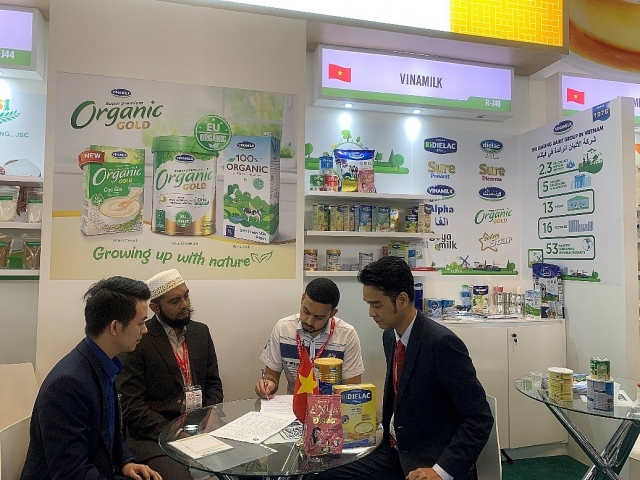 Vinamilk ký hợp đồng 20 triệu USD ngay tại hội chợ quốc tế Gulfood Dubai 2020 vinamilk ky hop dong 20 trieu usd ngay tai hoi cho quoc te gulfood dubai 2020