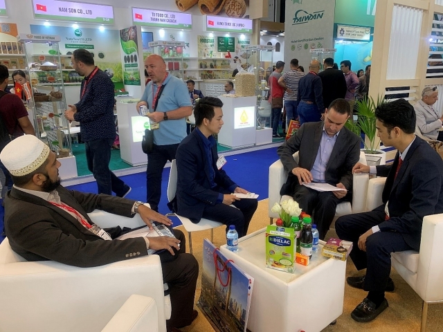 Vinamilk ký hợp đồng 20 triệu USD ngay tại hội chợ quốc tế Gulfood Dubai 2020 vinamilk ky hop dong 20 trieu usd ngay tai hoi cho quoc te gulfood dubai 2020