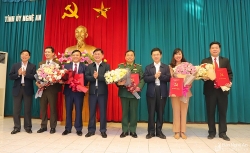 2 doi tuong cau trom cho bi dan lang vay danh dot xe o nghe an
