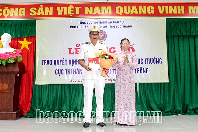 Ông Lê Việt Khải nhận quyết định bổ nhiệm Phó Cục trưởng Cục THADS Ông Lê Việt Khải nhận quyết định bổ nhiệm Phó Cục trưởng Cục THADS