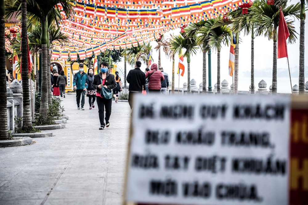 Hành thiện và tích phúc không nên chỉ 'siêng' trong tháng cô hồn